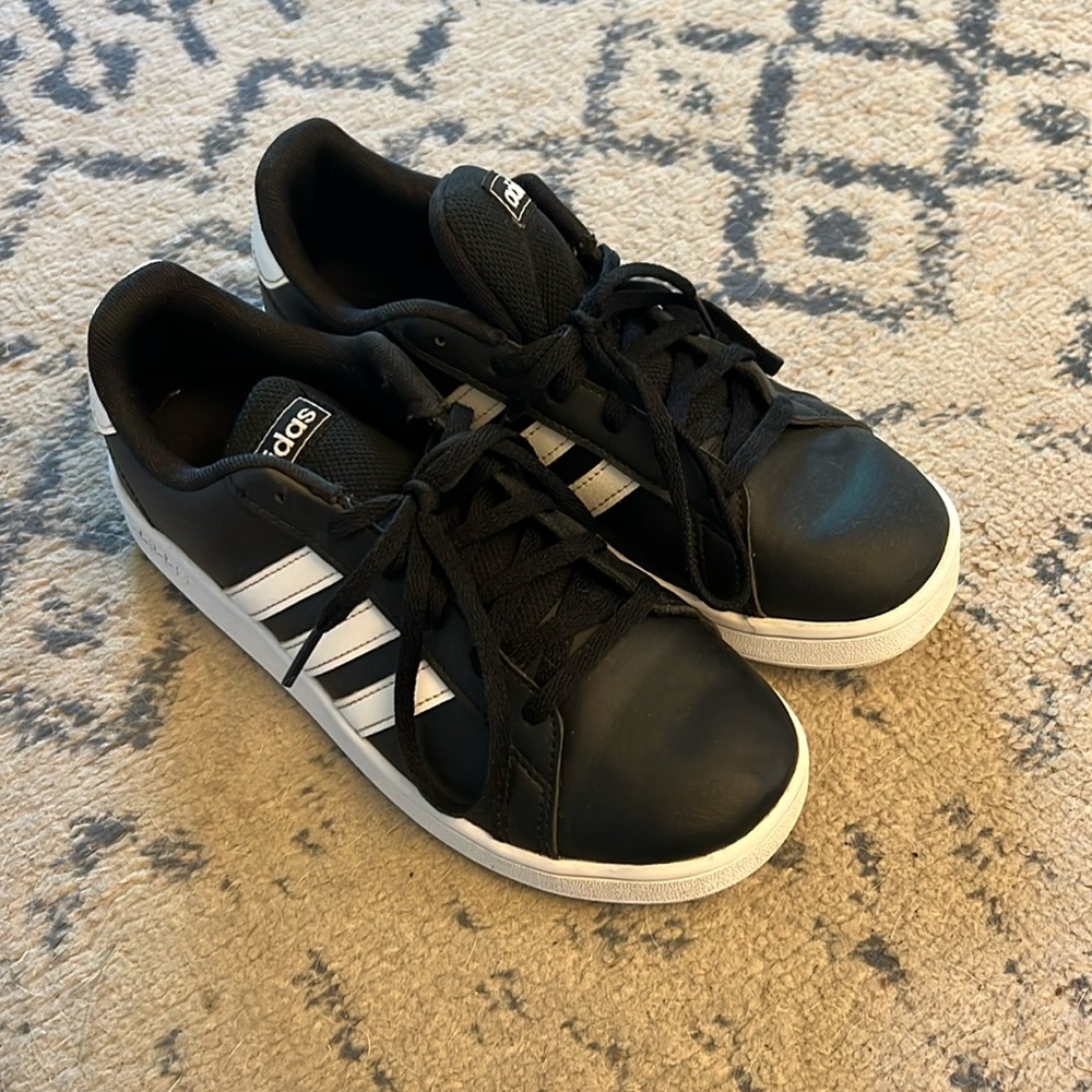 Size 4 Adidas shoes